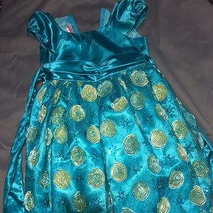 Girls dress